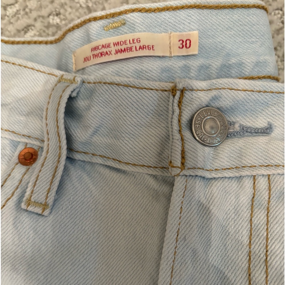 Levi’s Ribcage wide leg size 30